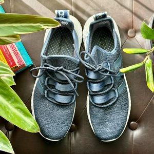 [SOLD] LIKE NEW Men’s Adidas Kaptir Cloudfoam Running Sneaker